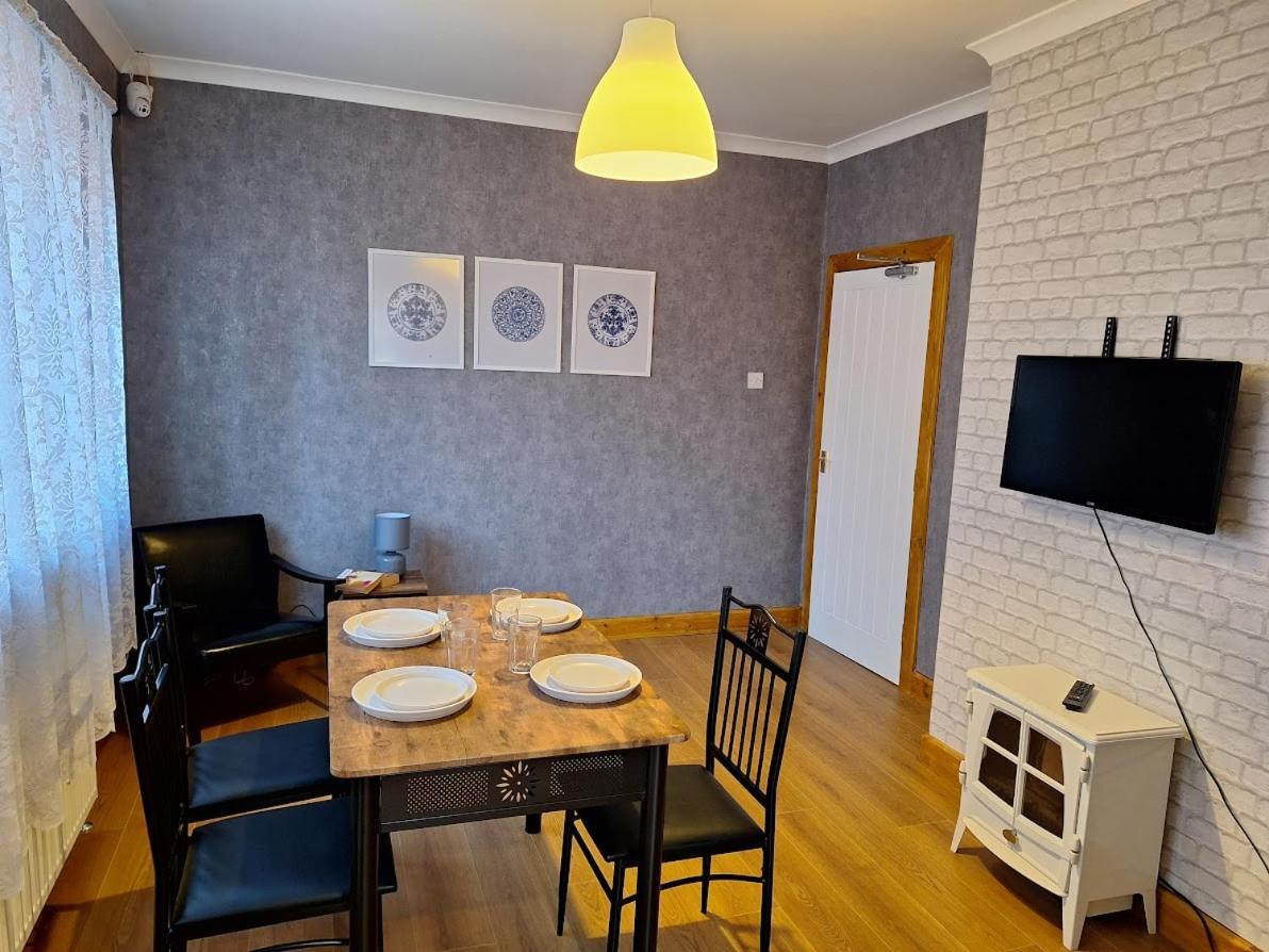 Uplands Grove Bungalow Hotell Wolverhampton Eksteriør bilde