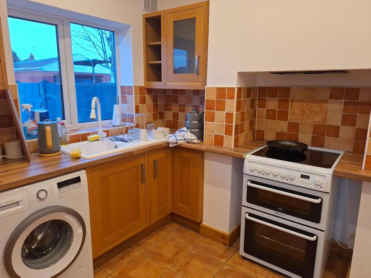 Uplands Grove Bungalow Hotell Wolverhampton Eksteriør bilde